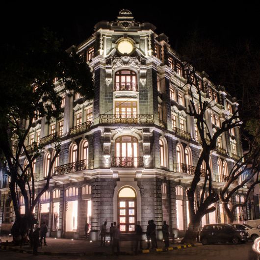 This new store at Fort’s iconic Ismail Building elevates the offline shopping experience